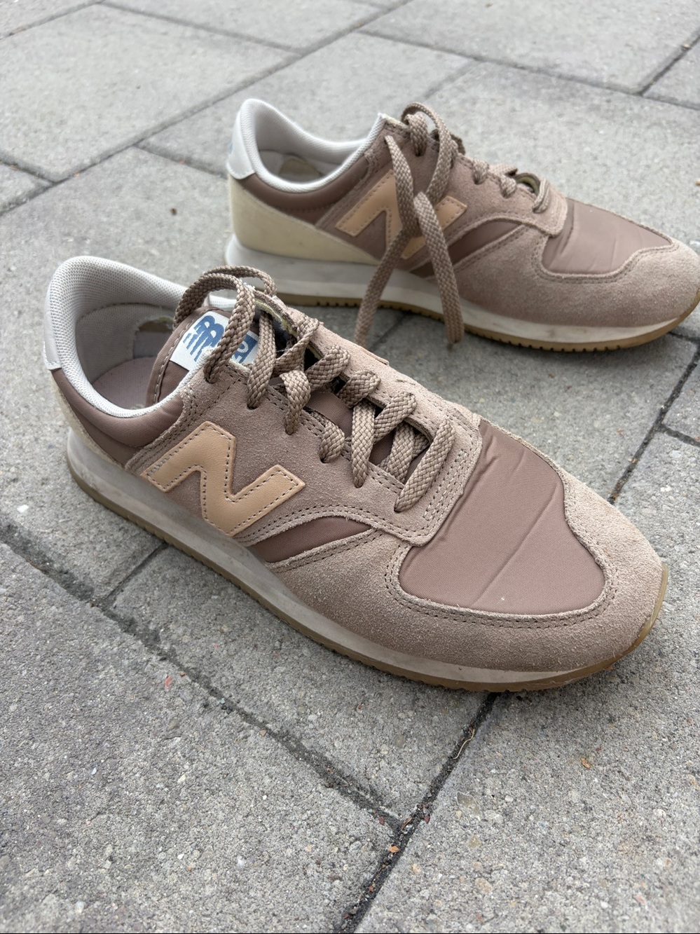 New balance 420 sneakers size 8.5 taupe brown